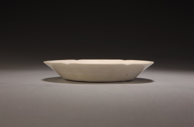 图片[1]-Dingyao white glaze perforated plate-China Archive